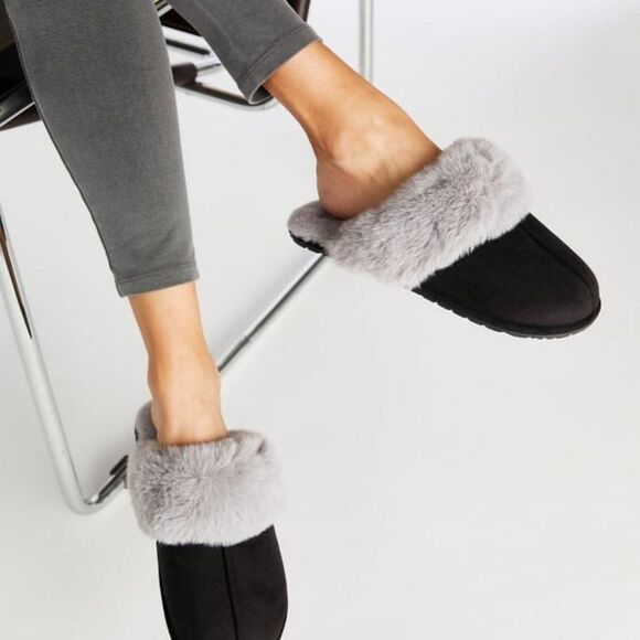 Black fuzzy slippers women's size M mule slip on slippers - Picture 1 of 6